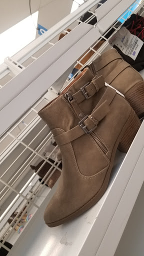 Clothing Store «Ross Dress for Less», reviews and photos, 926 Airport Center Rd, Allentown, PA 18109, USA