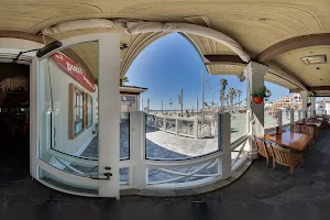 Duke's Huntington Beach image