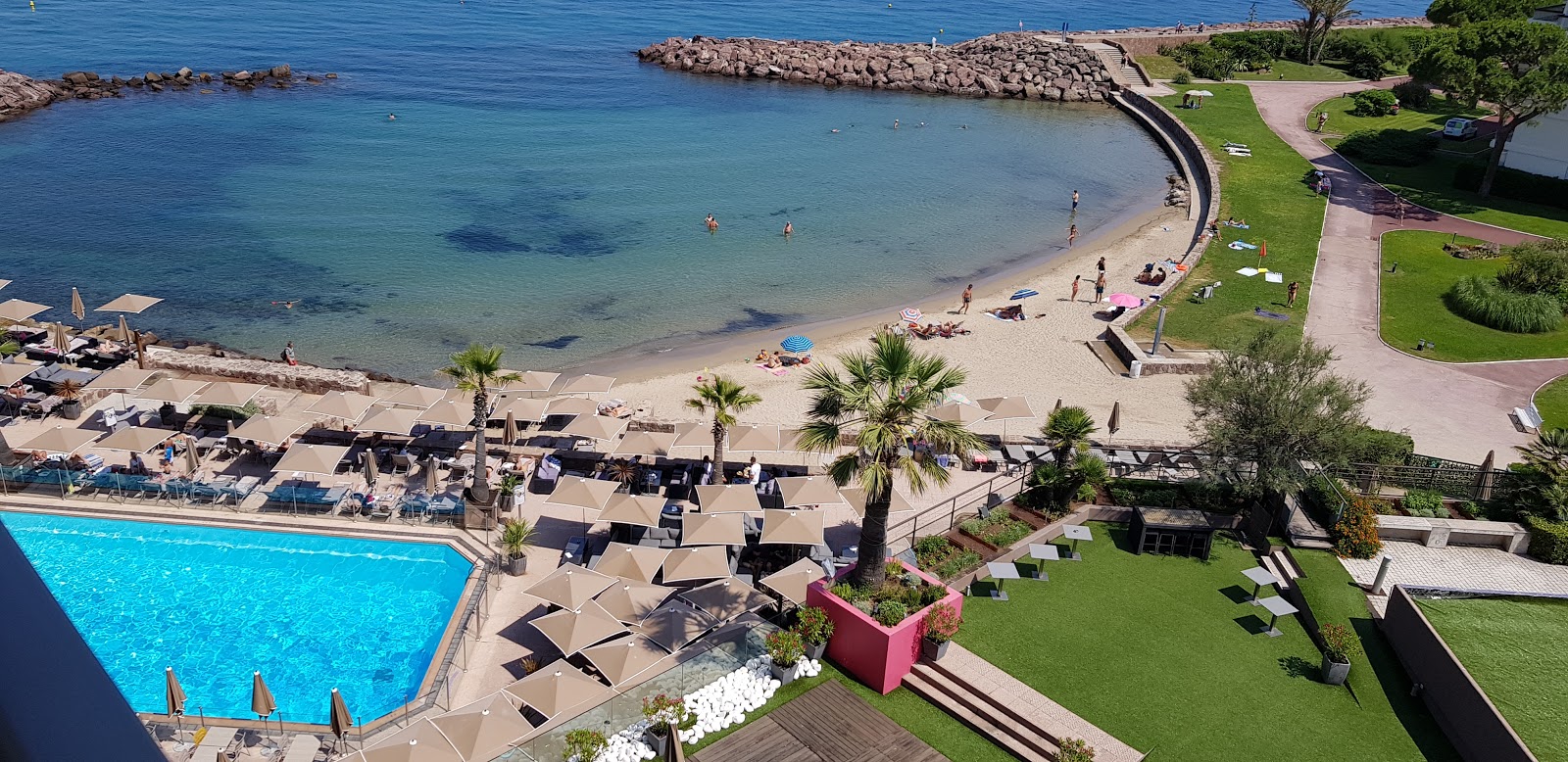 Pullman hotel beach的照片 带有细腻的米色沙子表面