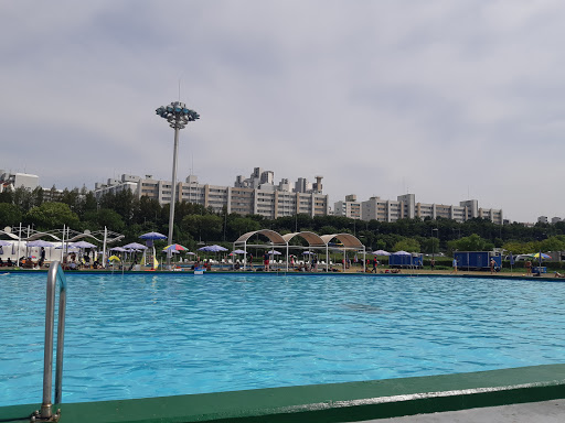 Jamwon Outdoor Swimming Pool