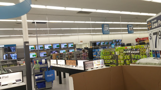 Department Store «Walmart Supercenter», reviews and photos, 1015 New Moody Ln, La Grange, KY 40031, USA