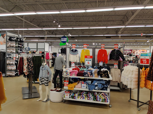 Clothing Store «Old Navy», reviews and photos, 1221 Coolidge Hwy, Troy, MI 48084, USA