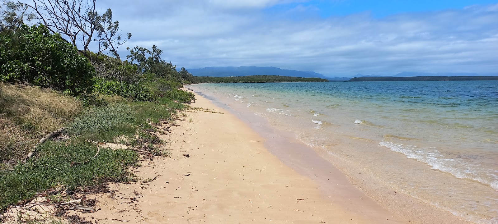 Foto di Plage de Pindai - luogo popolare tra gli intenditori del relax