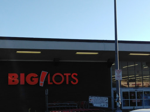 Big Lots, 12550 Central Ave, Chino, CA 91710, USA, 