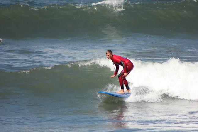 Aroundfreedom Surf School - Escola