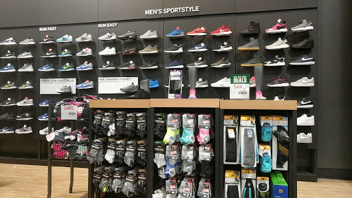 DICK'S Sporting Goods