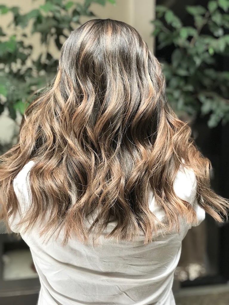 Good Haircuts Salon 93630