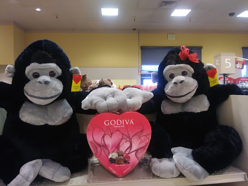 Grocery Store «Safeway», reviews and photos, 1025 Alhambra Blvd, Sacramento, CA 95816, USA