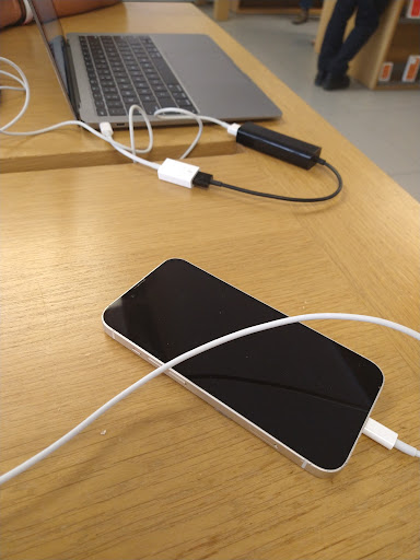 Computer Store «Apple Suburban Square», reviews and photos, 61 Saint James Pl, Ardmore, PA 19003, USA