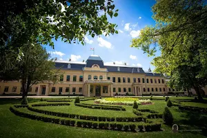 Gyulai Almásy-kastély Látogatóközpont image