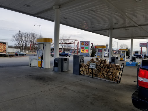 Convenience Store «Circle K», reviews and photos, 2415 W Jonathan Moore Pike, Columbus, IN 47201, USA