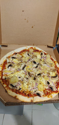Plats et boissons du Pizzeria Luigi Pizza laverune - n°4