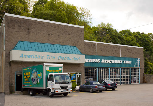 Tire Shop «Mavis Discount Tire», reviews and photos, 186 N Bedford Rd, Mt Kisco, NY 10549, USA