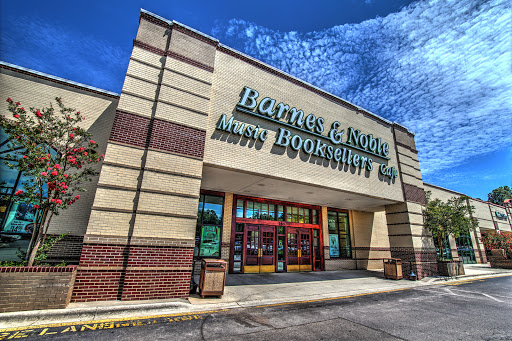 Barnes & Noble, 760 SE Maynard Rd, Cary, NC 27511, USA, 