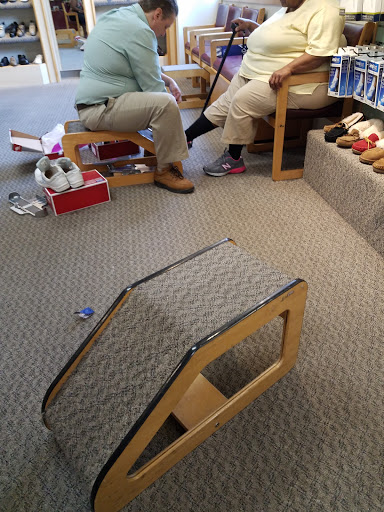 Shoe Store «Footprints Fashion & Footwear», reviews and photos, 79 Costello Rd, Newington, CT 06111, USA