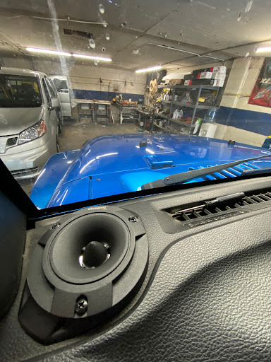 Car Stereo Store «Soundbytes Automotive Electronics,Inc», reviews and photos, 328 W N Ave, Northlake, IL 60164, USA