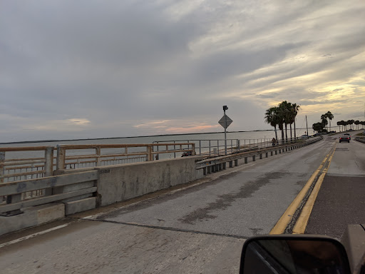 Shopping Mall «Caladesi Shopping Center», reviews and photos, 916 Curlew Rd, Dunedin, FL 34698, USA