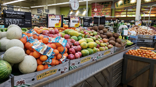 Grocery Store «Fresh Thyme Farmers Market- Town & Country», reviews and photos, 13957 Manchester Rd, Ballwin, MO 63011, USA