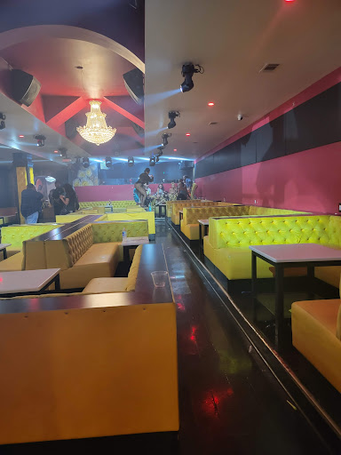 Club «Hole In the Wall», reviews and photos, 3177 Peachtree Rd #101, Atlanta, GA 30305, USA