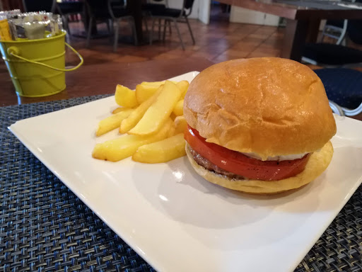 Información y opiniones sobre Ocho Fuegos Comidas y Eventos de Sanlúcar La Mayor