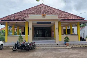Balai Desa Serang Kulon image