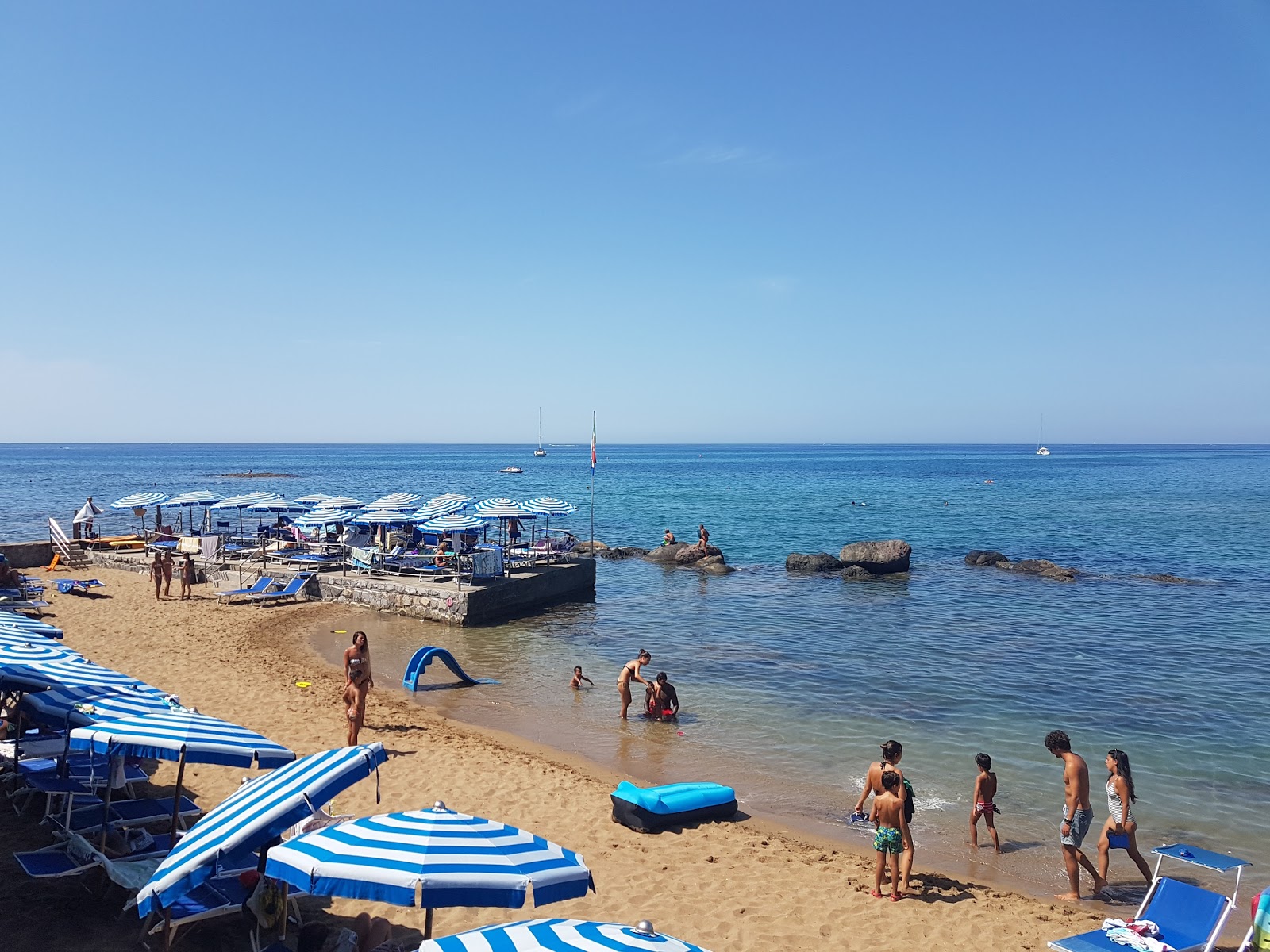 Fotografie cu Quercetano Bay cu nivelul de curățenie destul de curat