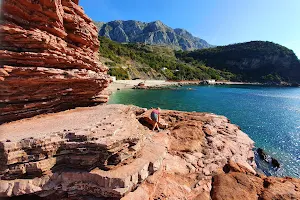 Crvena glavica beach image