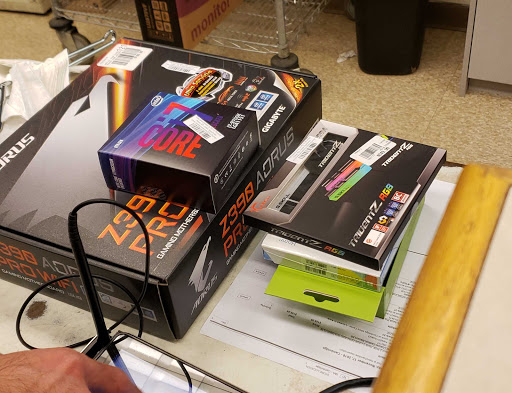 Computer Store «Micro Center», reviews and photos, 730 Memorial Dr, Cambridge, MA 02139, USA