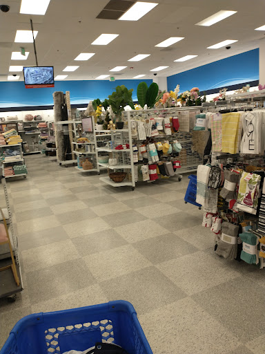 Clothing Store «Ross Dress for Less», reviews and photos, 6901 W Grand Ave, Gurnee, IL 60031, USA