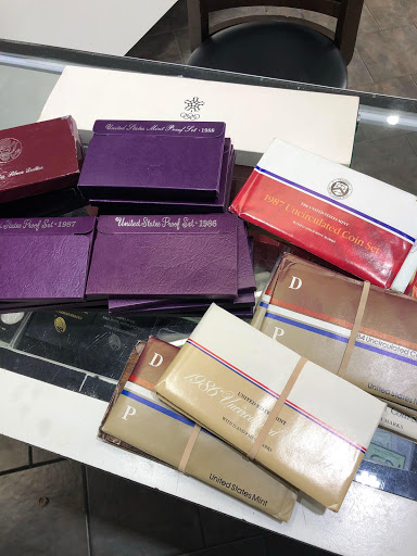 Coin Dealer «Collectors Coins & Jewelry», reviews and photos, 393 Sunrise Hwy C, Lynbrook, NY 11563, USA