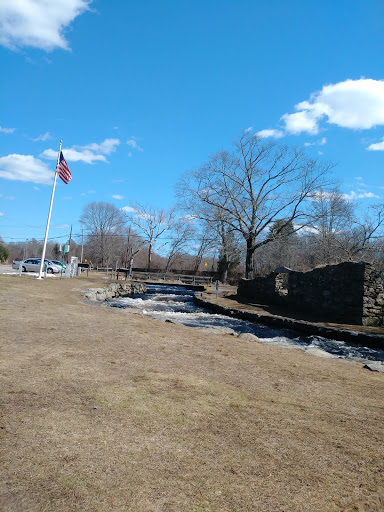 Park «Oliver Mill Park», reviews and photos, Nemasket St, Middleborough, MA 02346, USA