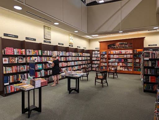 Barnes & Noble image