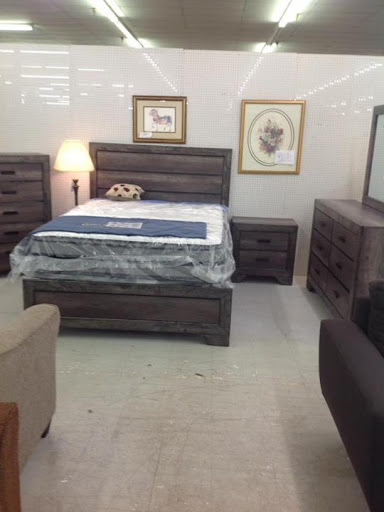 Flea Market «Streetsboro Flea Market - Furniture, Antiques, Collectibles», reviews and photos, 1513 Streetsboro Rd, Streetsboro, OH 44241, USA