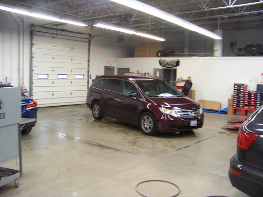 Auto Body Shop «J.R. Auto Collision Repair», reviews and photos, 543 N Arthur Ave, Arlington Heights, IL 60005, USA