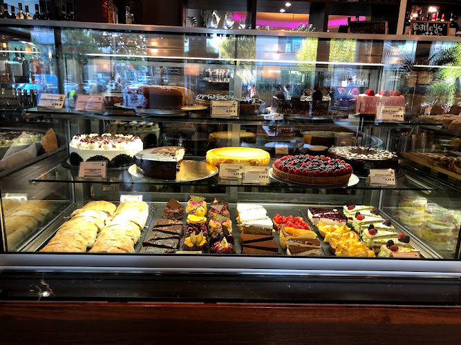 EINSTEIN KAFFEE Bikini in Berlin