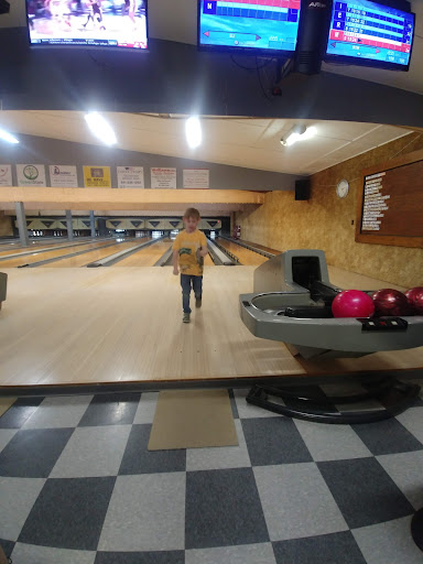 Bowling Alley «Bowladrome Inc», reviews and photos, 915 State St, Grinnell, IA 50112, USA