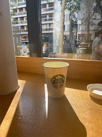 Plats et boissons du Restaurant servant le petit-déjeuner Starbucks à Paris - n°13
