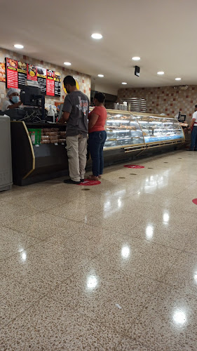 Opiniones de Hipermarket Santo Domingo en Santo Domingo de los Colorados - Supermercado