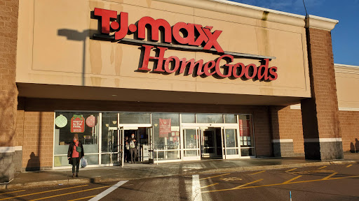 Department Store «T.J. Maxx & HomeGoods», reviews and photos, 111 Taunton St, Plainville, MA 02762, USA