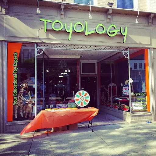 Toyology Howell, 109 W Grand River Ave, Howell, MI 48843, USA, 