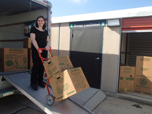 RV Storage Facility «U-Haul Moving & Storage at I-45», reviews and photos, 16405 I-45, Houston, TX 77090, USA