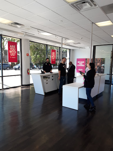Cell Phone Store «T-Mobile», reviews and photos, 300 Davis St, San Leandro, CA 94577, USA