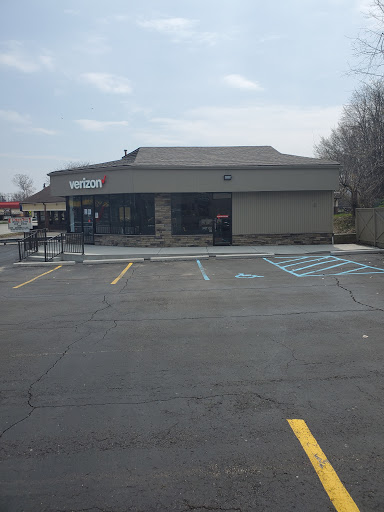 Cell Phone Store «Verizon Authorized Retailer - Wireless Zone», reviews and photos, 212 S Main St, Ann Arbor, MI 48104, USA