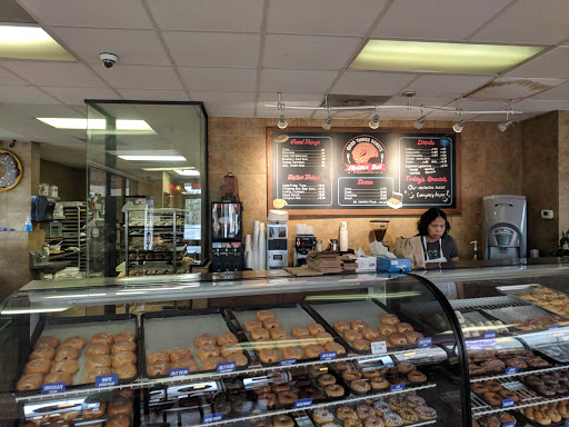 Donut Shop «Good Things Donuts», reviews and photos, 625 Eglin Pkwy NE, Fort Walton Beach, FL 32547, USA