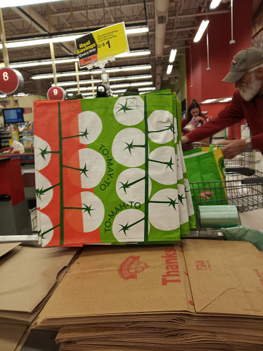 Grocery Store «Hannaford Supermarket», reviews and photos, 5 Hannaford Dr, York, ME 03909, USA