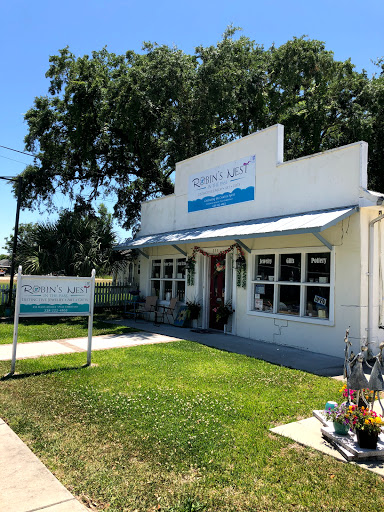 Robin's Nest In The Pass