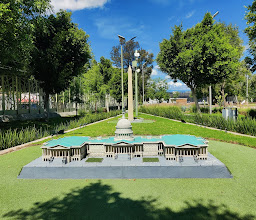 Parque del Paseo de los Gigantes photo