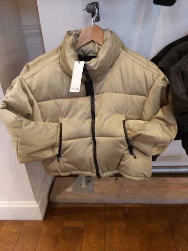 Stores to buy women's down jackets Brussels