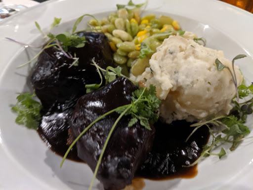 Hotel «Ethan Allen Hotel», reviews and photos, 21 Lake Ave Ext, Danbury, CT 06811, USA