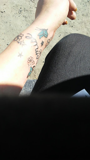 Tattoo Shop «Crossbones Tattoo», reviews and photos, 305 Saddler Rd, Grasonville, MD 21638, USA